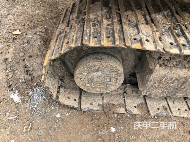 右側(cè)履帶整體?(行走機(jī)構(gòu)) 右側(cè)履帶整體?(行走機(jī)構(gòu))