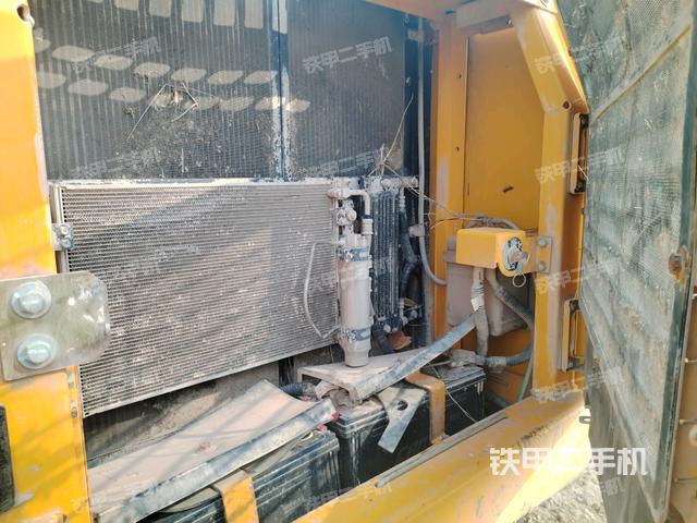 散熱器正面(大件艙室) 散熱器正面(大件艙室)