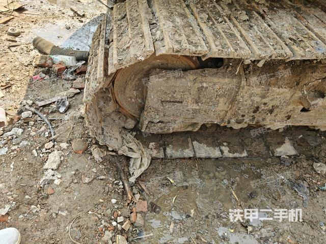 左側(cè)履帶整體?（行走機(jī)構(gòu)）