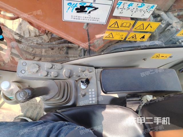 座椅右側(cè)控制臺/鑰匙門/油門/含右手柄（駕駛室部分）