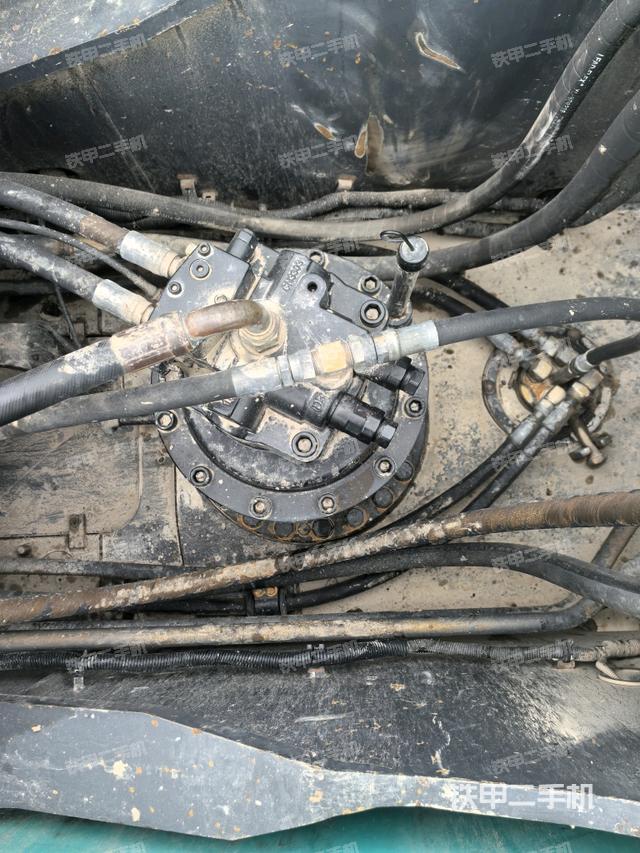 回轉(zhuǎn)馬達（上車部件）