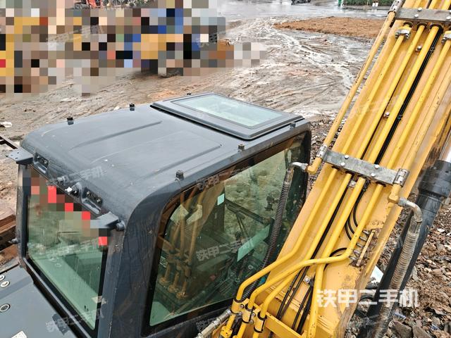 駕駛室頂部俯視(上車(chē)部件) 駕駛室頂部俯視(上車(chē)部件)