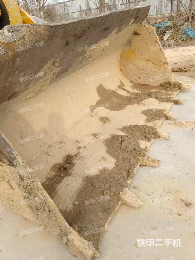 工作裝置整體（整機外觀及大件）