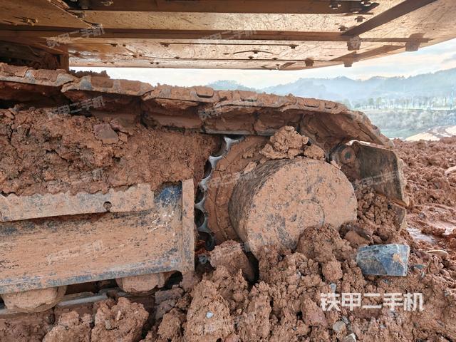 左側(cè)行走馬達(dá)蓋板（行走機(jī)構(gòu)）