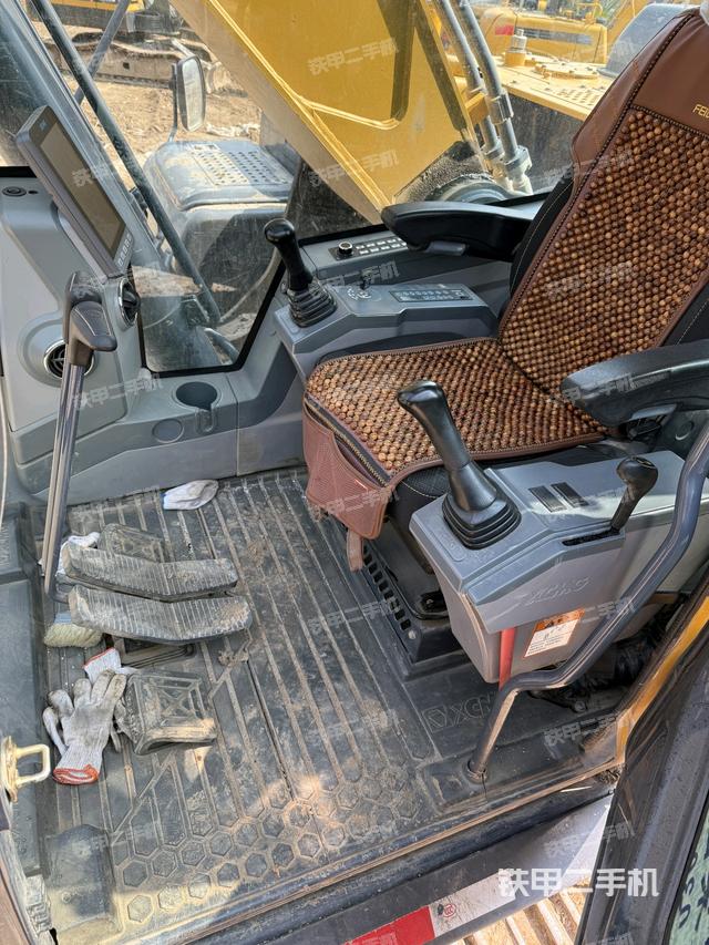 駕駛室整體（整機(jī)外觀）