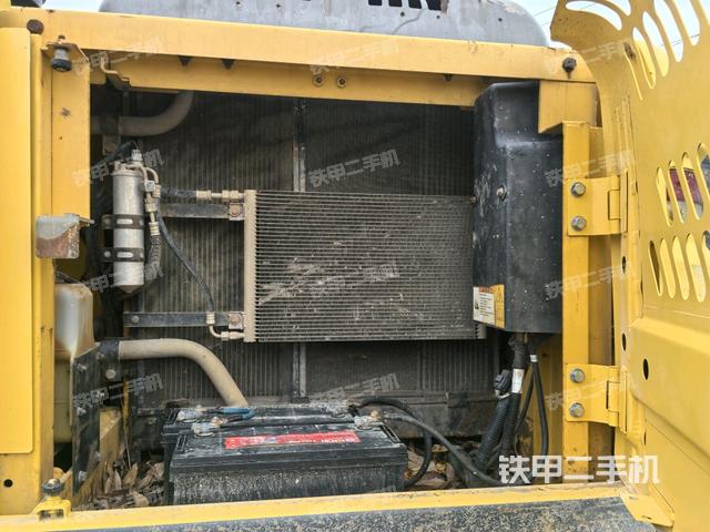 散熱器正面(大件艙室) 散熱器正面(大件艙室)