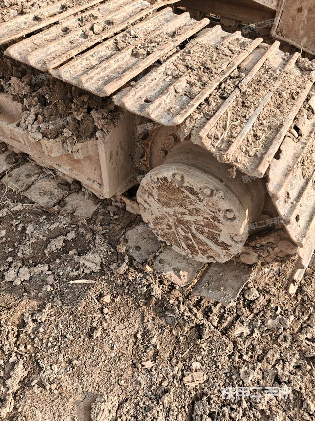 右驅(qū)動輪（行走機構(gòu)）