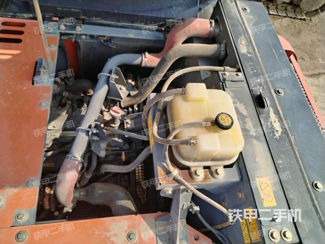 發(fā)動(dòng)機(jī)室（上車部件）