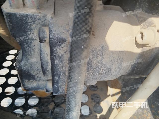 液壓泵艙室正面整體(整機(jī)外觀) 液壓泵艙室正面整體(整機(jī)外觀)