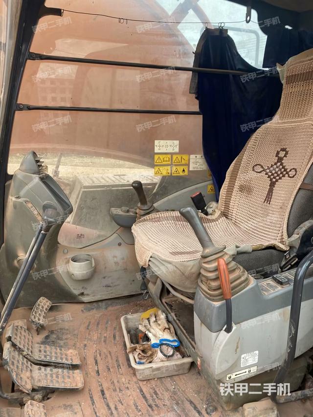 座椅左側(cè)控制臺/音響/含左手柄（駕駛室部分）