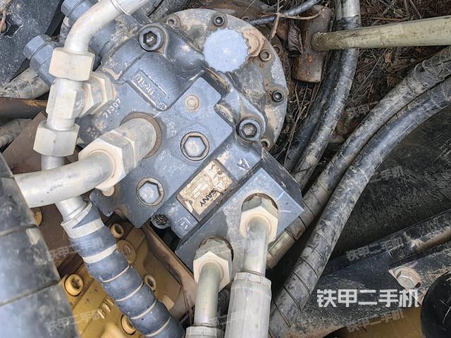 回轉(zhuǎn)馬達(dá)（上車部件）