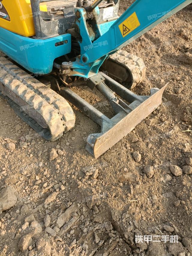 轉(zhuǎn)盤和下車架正前（工作和回轉(zhuǎn)裝置）