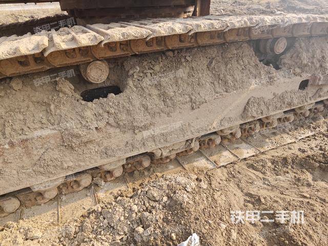 右側(cè)履帶整體(行走機(jī)構(gòu)) 右側(cè)履帶整體(行走機(jī)構(gòu))