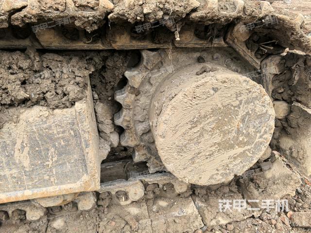 左驅(qū)動輪（行走機構(gòu)）