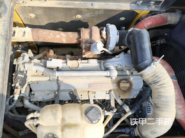 發(fā)動(dòng)機(jī)室（上車(chē)部件）