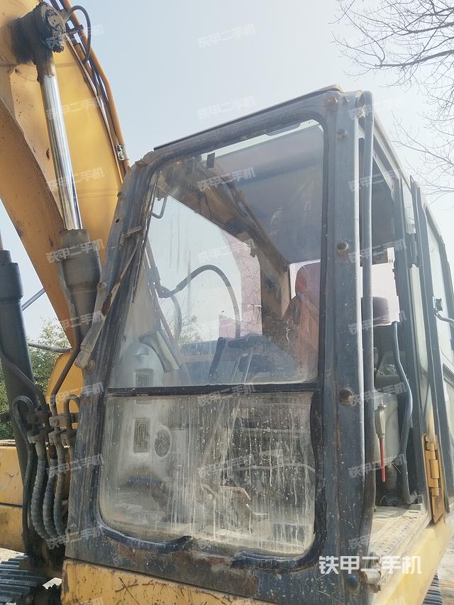 驾驶室整体（整机外观）