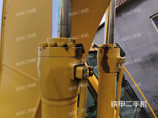 大臂油缸整體?豎拍（工作和回轉(zhuǎn)裝置）