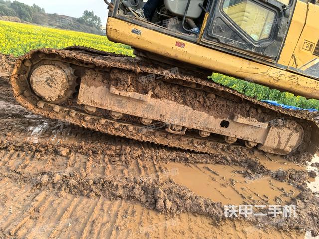 單側(cè)履帶整體（整機(jī)外觀）