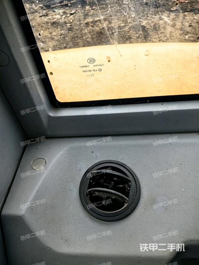 后窗玻璃角標(biāo)（駕駛室部分）