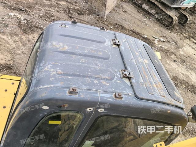 駕駛室頂部俯視(上車部件) 駕駛室頂部俯視(上車部件)
