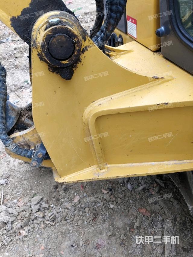 轉(zhuǎn)盤和下車架正前（工作和回轉(zhuǎn)裝置）