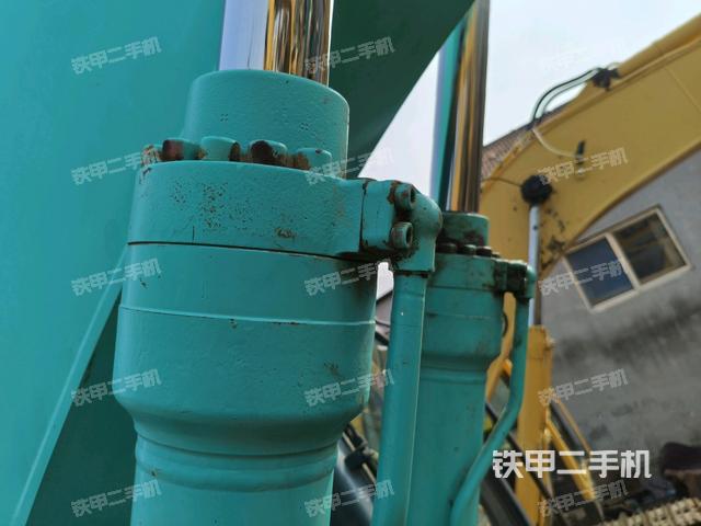 大臂油缸整體?豎拍（工作和回轉(zhuǎn)裝置）