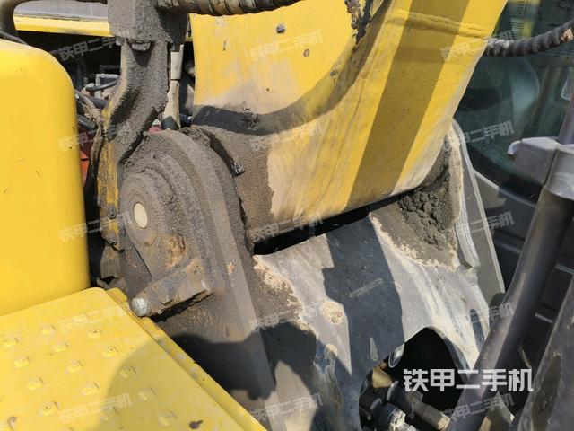 大臂根部?斜視(工作和回轉(zhuǎn)裝置) 大臂根部?斜視(工作和回轉(zhuǎn)裝置)