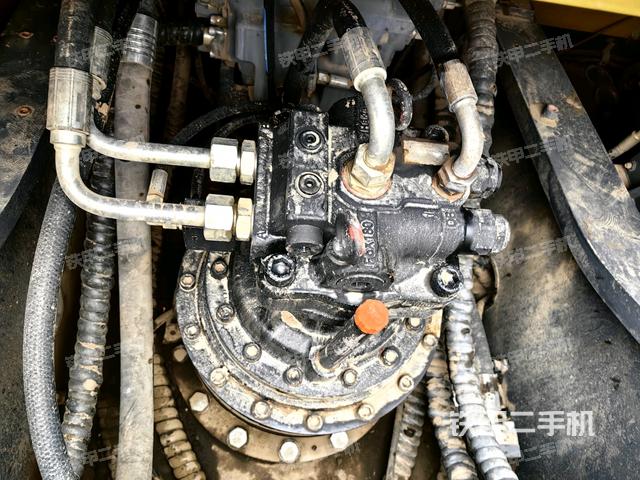 回轉(zhuǎn)馬達（上車部件）