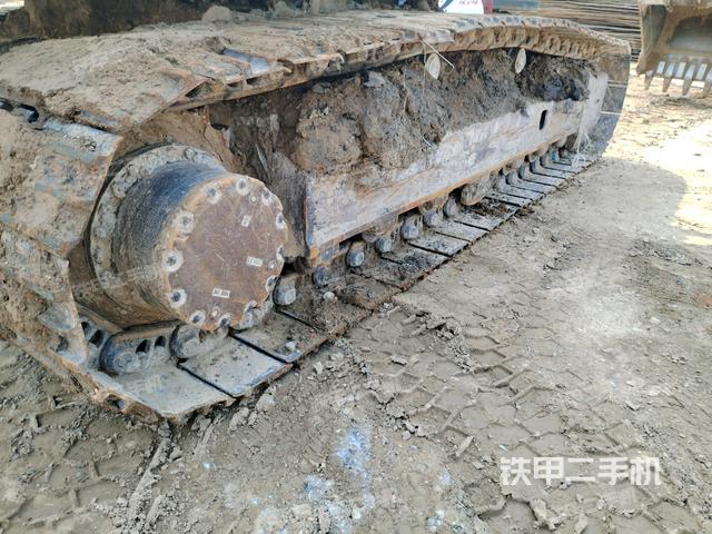 左側(cè)履帶整體?（行走機(jī)構(gòu)）