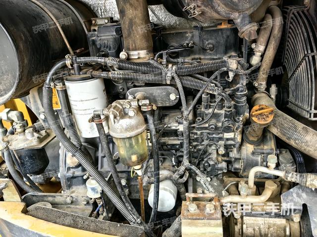 發(fā)動(dòng)機(jī)室（上車部件）