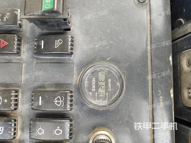 駕駛室操作臺（整機外觀及大件）