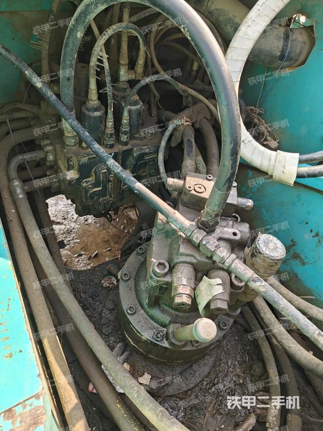 回轉(zhuǎn)馬達(dá)（上車部件）