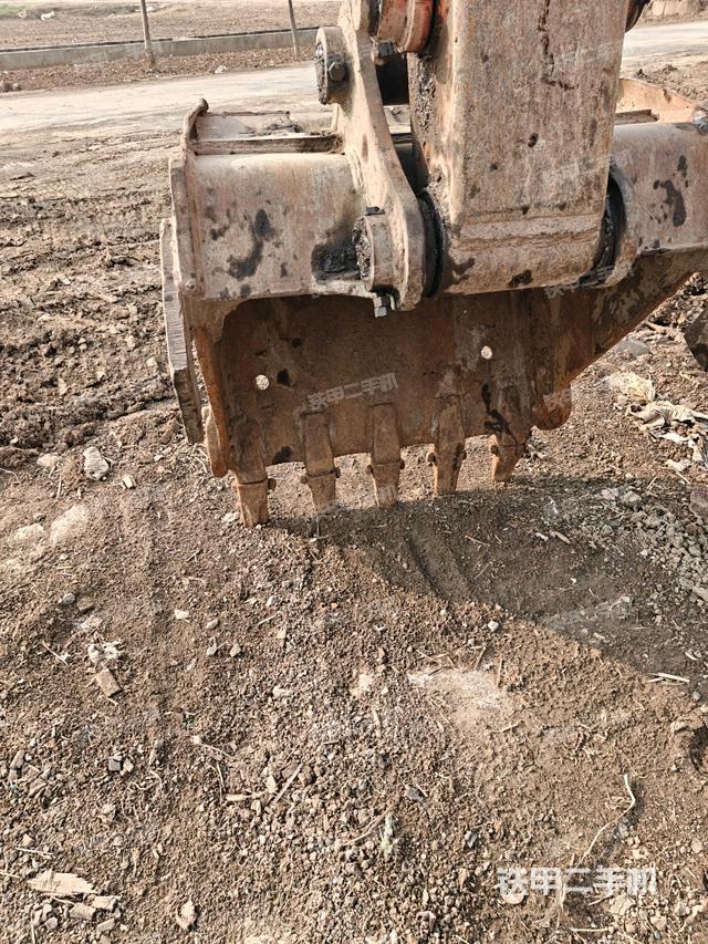 鏟斗右后整體（工作和回轉裝置）