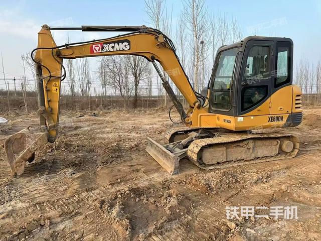 駕駛室整體（整機(jī)外觀）