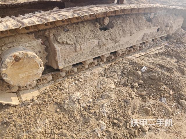 左側(cè)履帶整體?(行走機(jī)構(gòu)) 左側(cè)履帶整體?(行走機(jī)構(gòu))
