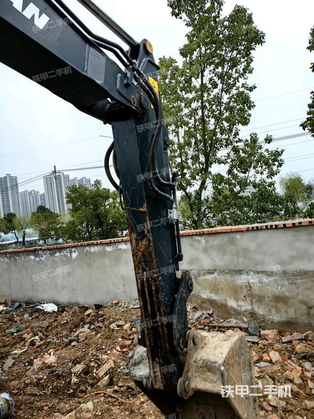 小臂整體左后(工作和回轉(zhuǎn)裝置) 小臂整體左后(工作和回轉(zhuǎn)裝置)
