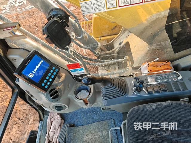 座椅左側(cè)控制臺(tái)/音響/含左手柄（駕駛室部分）