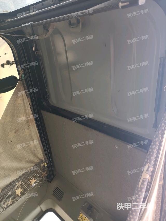 顶棚整体（驾驶室部分）