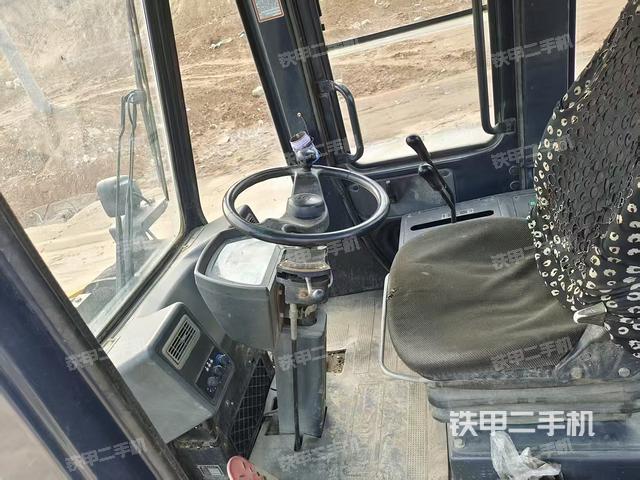 駕駛室工作臺（整機外觀及大件）