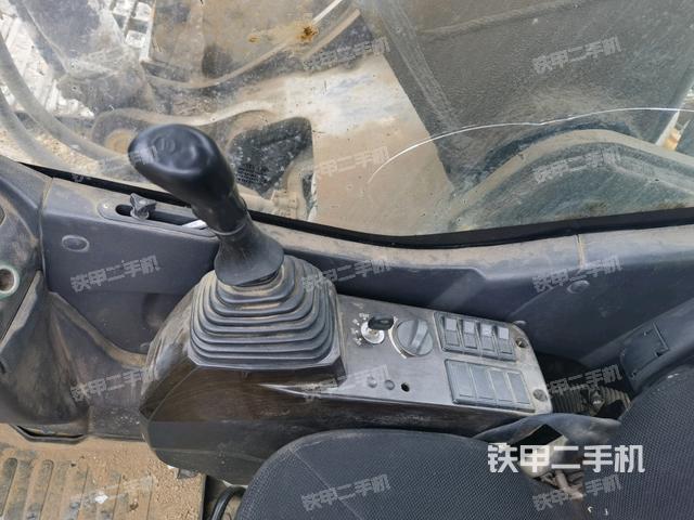 座椅右侧控制台/钥匙门/油门/含右手柄（驾驶室部分）