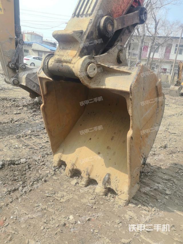 鏟斗右后整體（工作和回轉(zhuǎn)裝置）