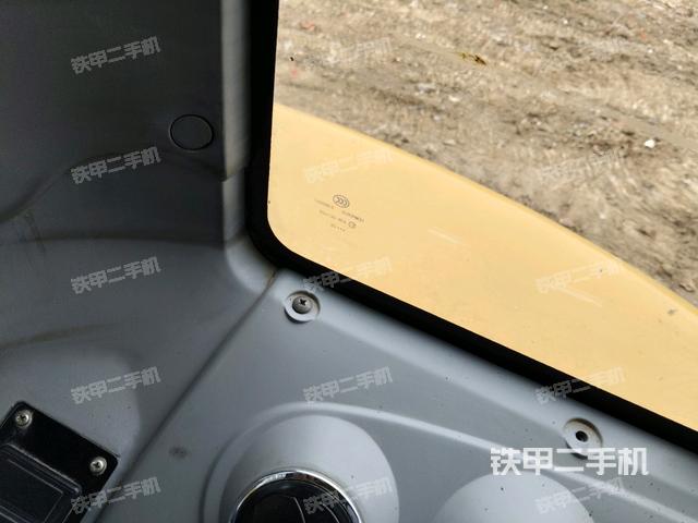 后窗玻璃角標(biāo)（駕駛室部分）