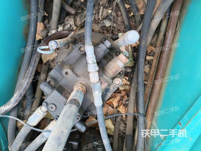 回轉(zhuǎn)馬達（上車部件）