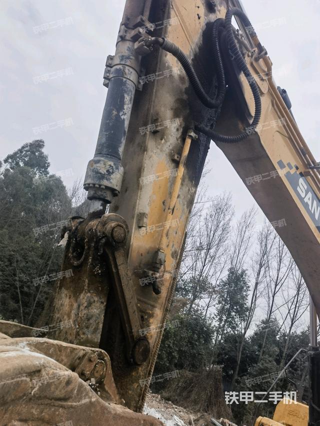 小臂整体左后（工作和回转装置）