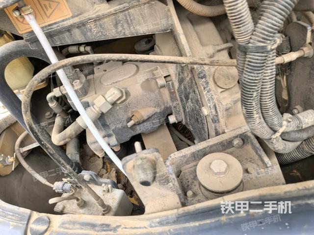 液壓泵艙室正面整體（整機(jī)外觀）