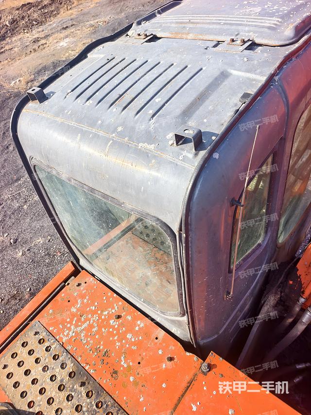 驾驶室顶部（整机外观）