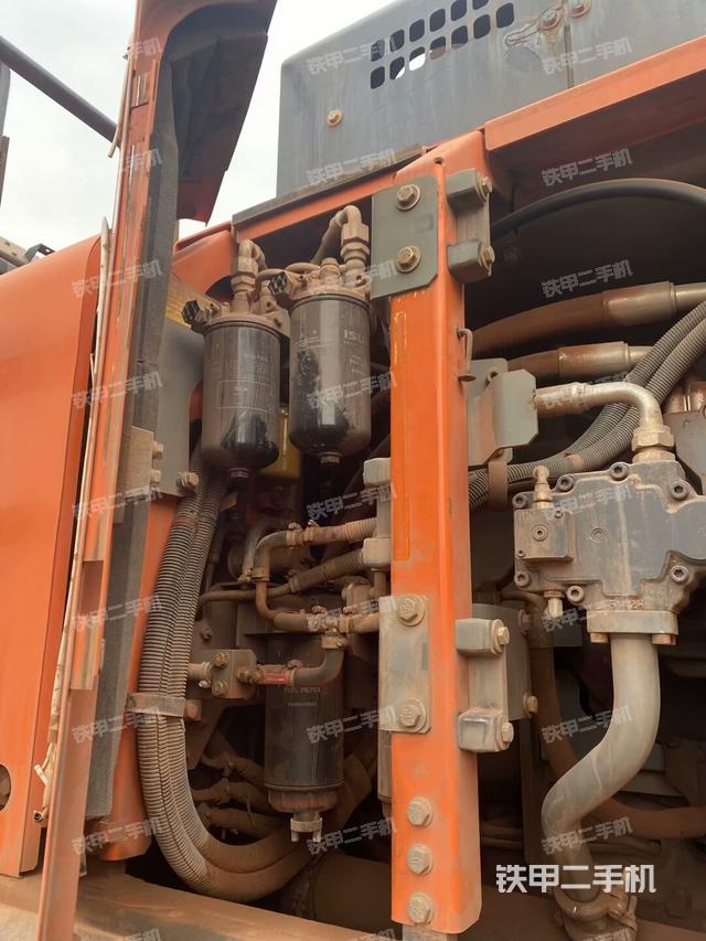 電瓶（大件艙室）