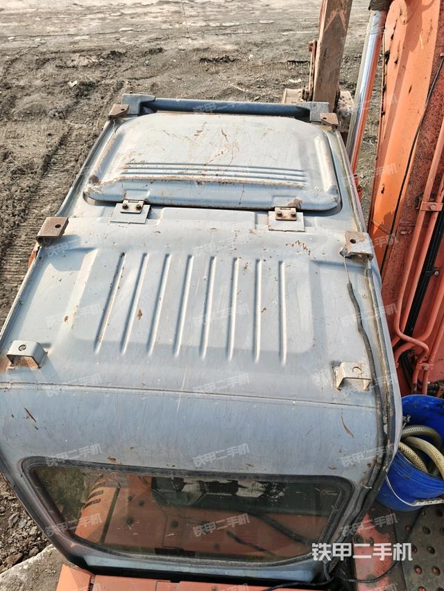 駕駛室頂部俯視（上車部件）