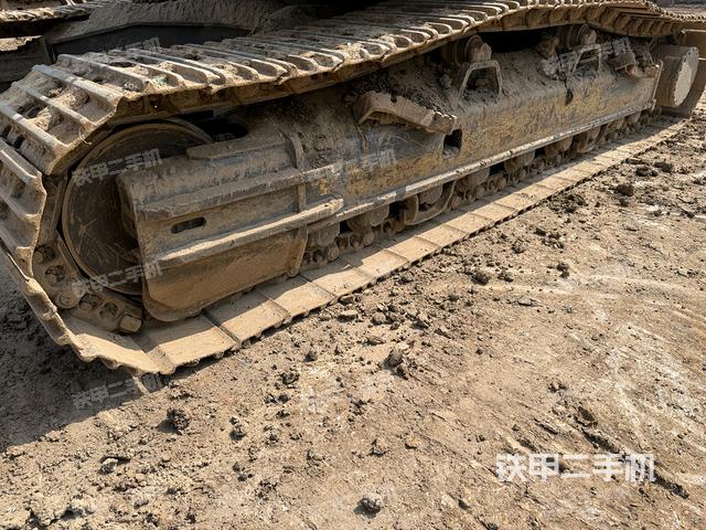 單側(cè)履帶整體（整機(jī)外觀）