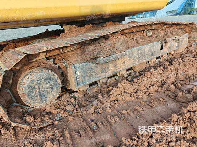 右驅(qū)動(dòng)輪（行走機(jī)構(gòu)）